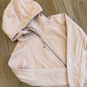 Excellent condition! Lululemon Blush Pink Scuba Hoodie Sz 6